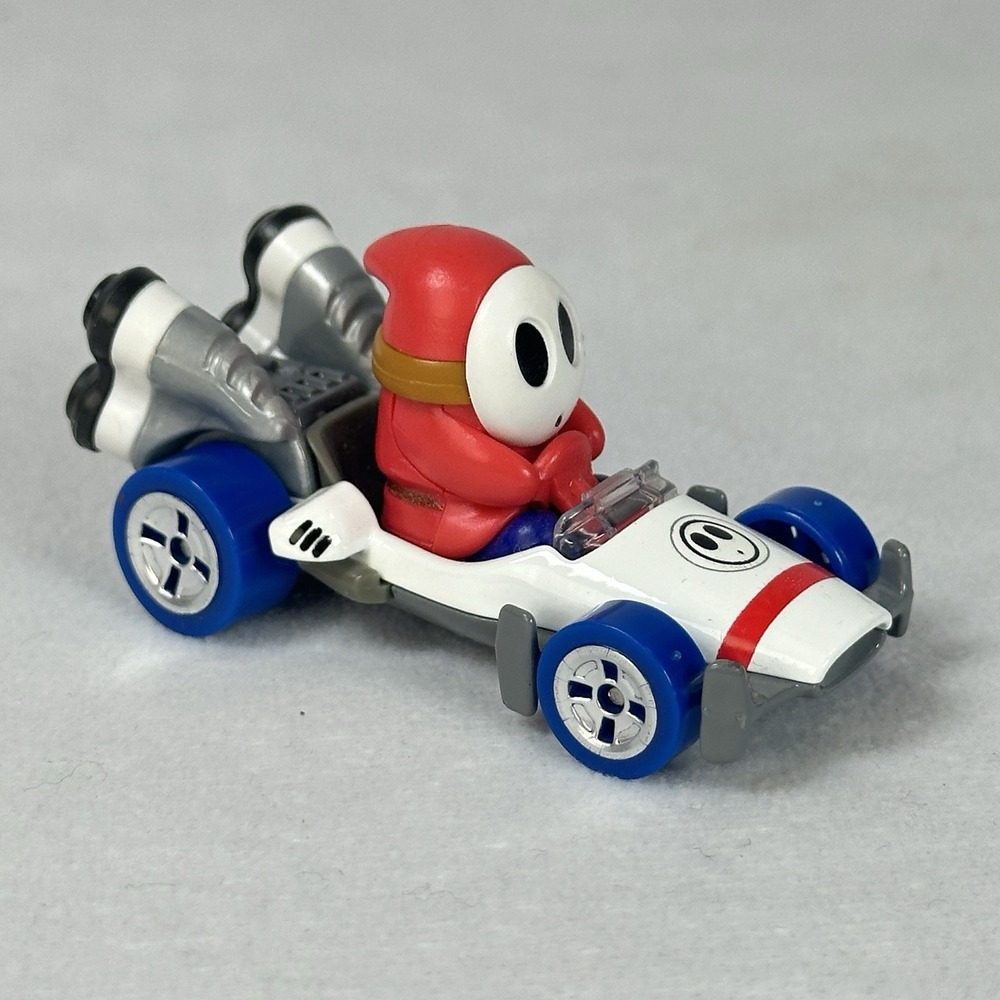 Hot Wheels Mario Kart Red Shy Guy Die Cast B Dasher Nintendo 2018 Mattel